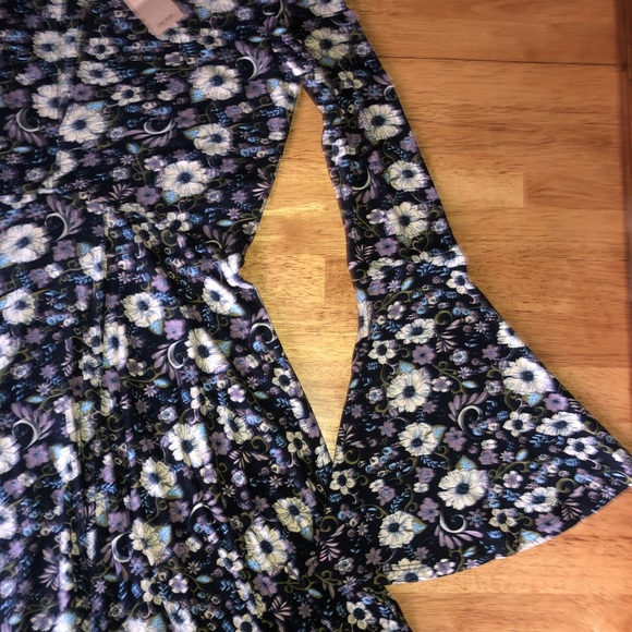 American Eagle Outfitters Floral Dress NWT - Picture 2 of 3